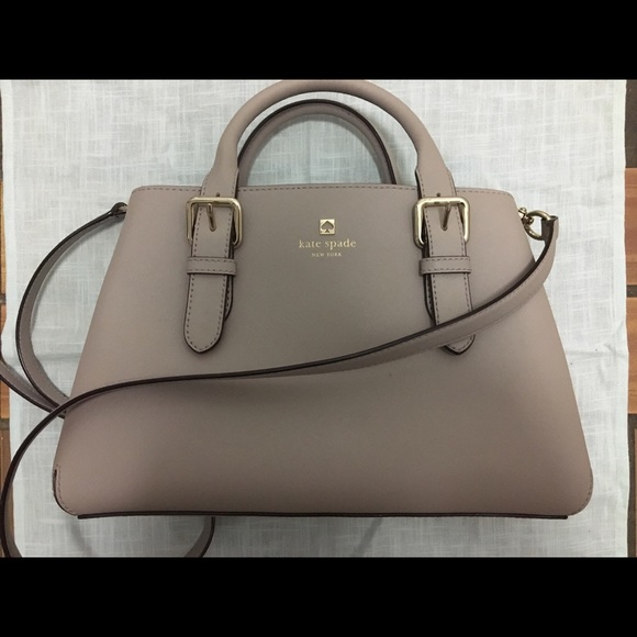 kate spade Handbags - Kate Spade Leather Beige cross body handbag